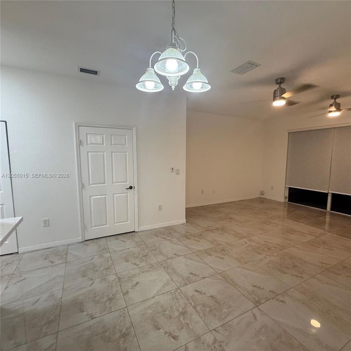 En Venta: $369,900 (3 camas, 2 baños, 1260 Pies cuadrados)