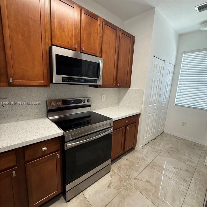 En Venta: $369,900 (3 camas, 2 baños, 1260 Pies cuadrados)