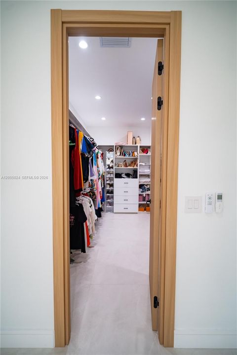 En Renta: $20,000 (4 camas, 5 baños, 4632 Pies cuadrados)