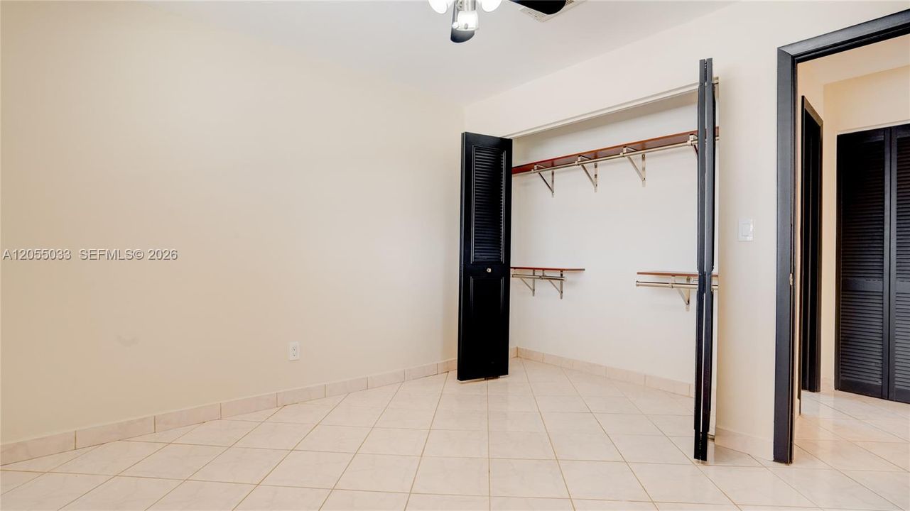 En Renta: $3,250 (2 camas, 2 baños, 1214 Pies cuadrados)
