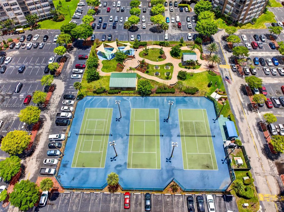 Tennis