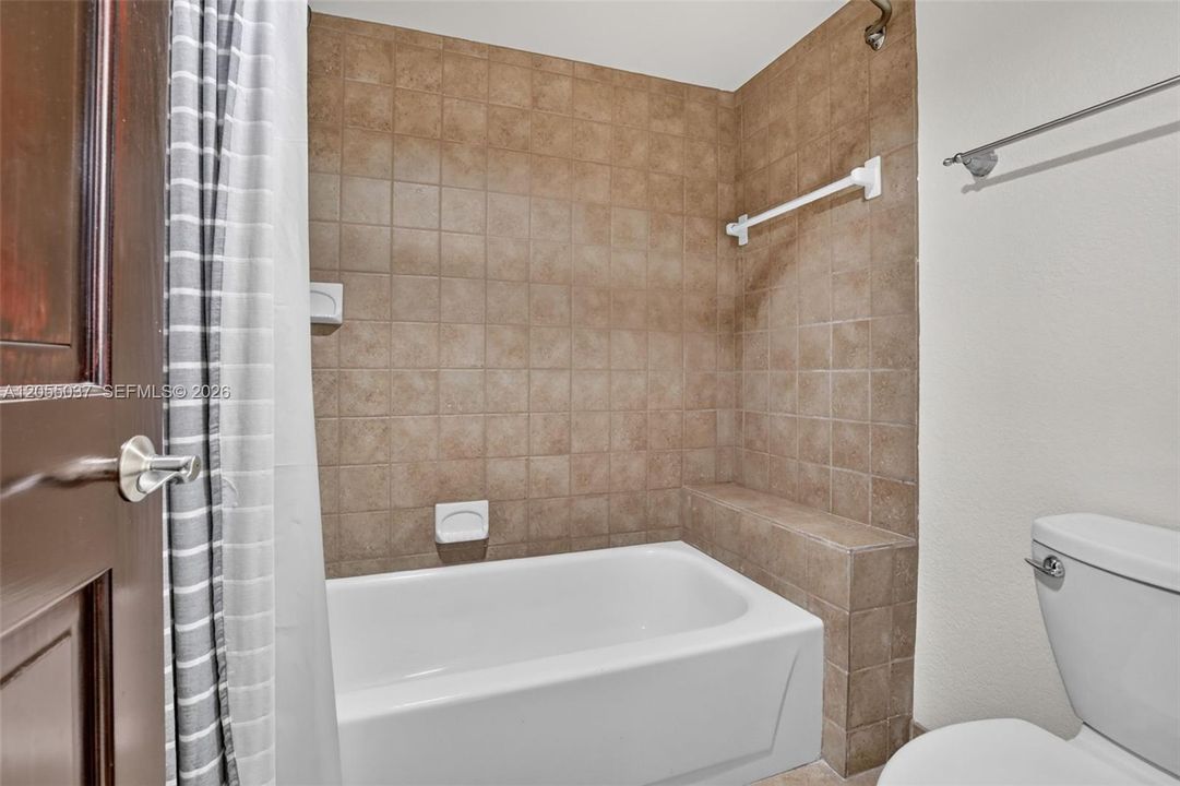 На продажу: $450,000 (2 спален, 2 ванн, 1433 Квадратных фут)