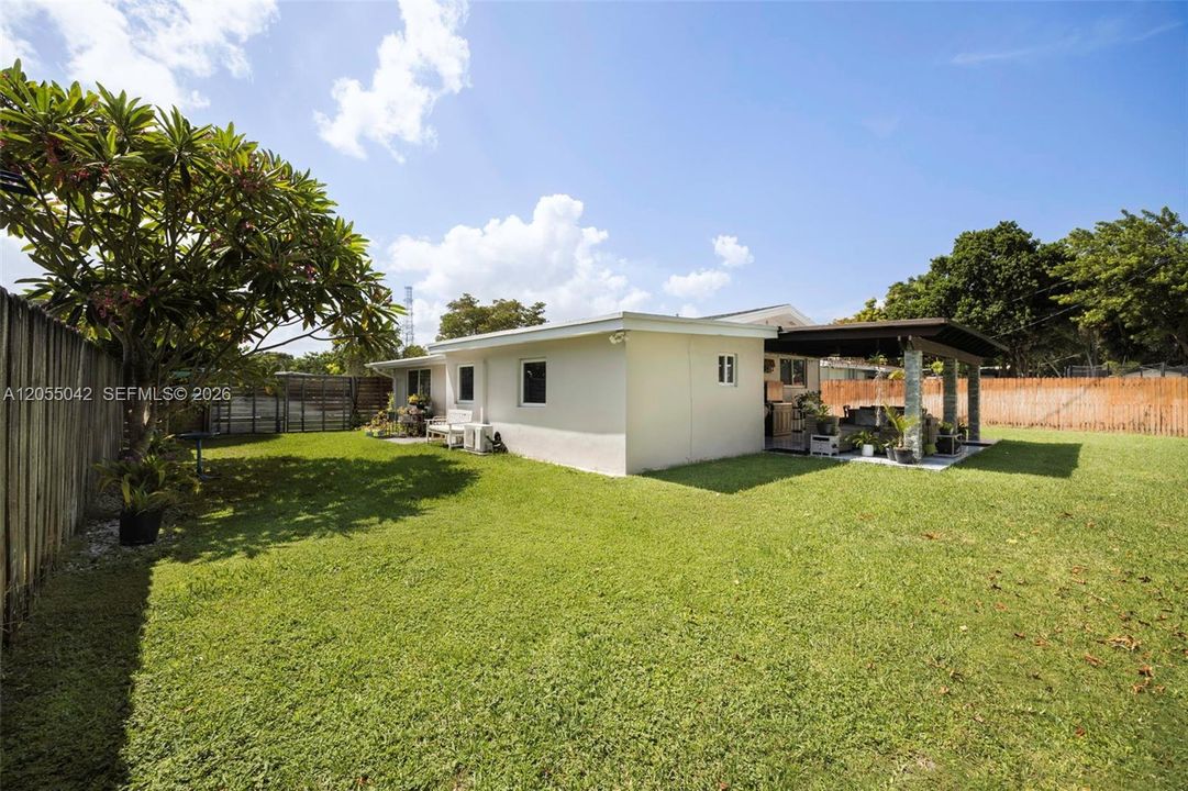 En Venta: $725,000 (4 camas, 2 baños, 1929 Pies cuadrados)
