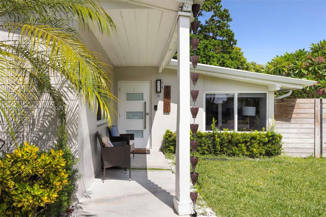 En Venta: $725,000 (4 camas, 2 baños, 1929 Pies cuadrados)