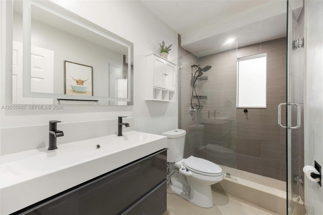 En Venta: $725,000 (4 camas, 2 baños, 1929 Pies cuadrados)