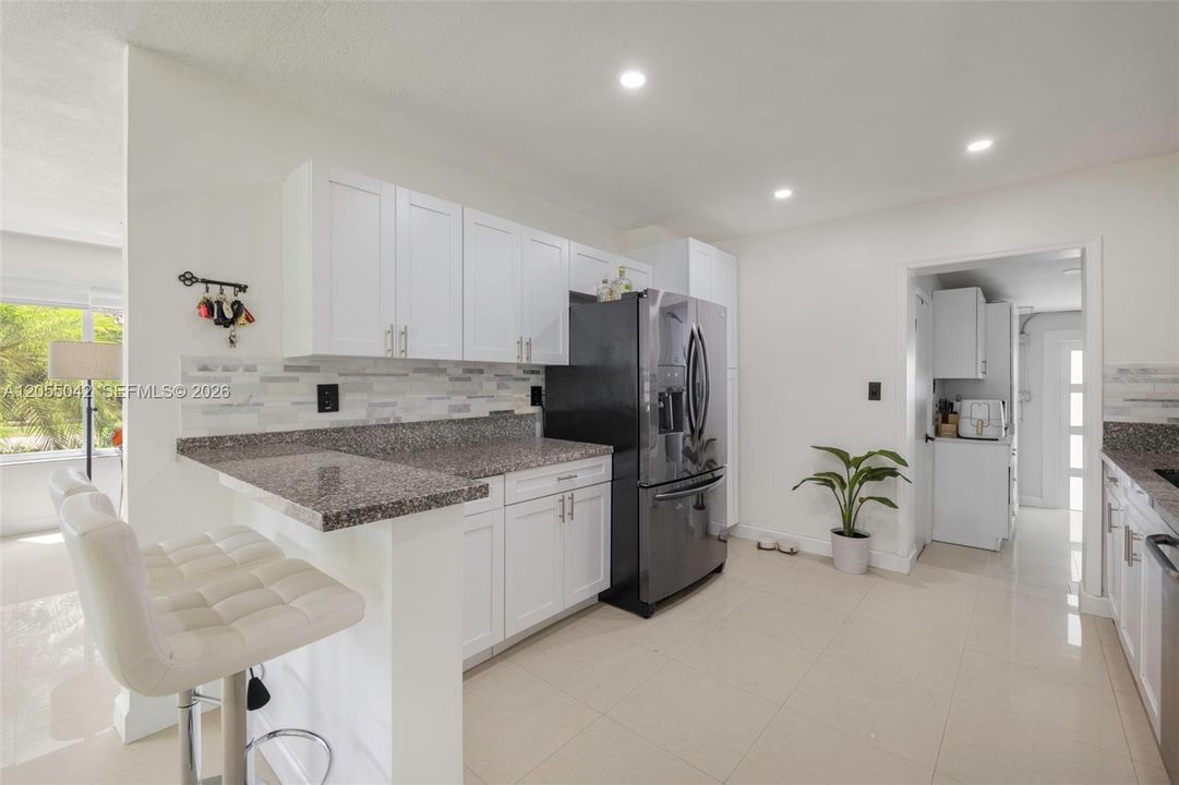 En Venta: $725,000 (4 camas, 2 baños, 1929 Pies cuadrados)