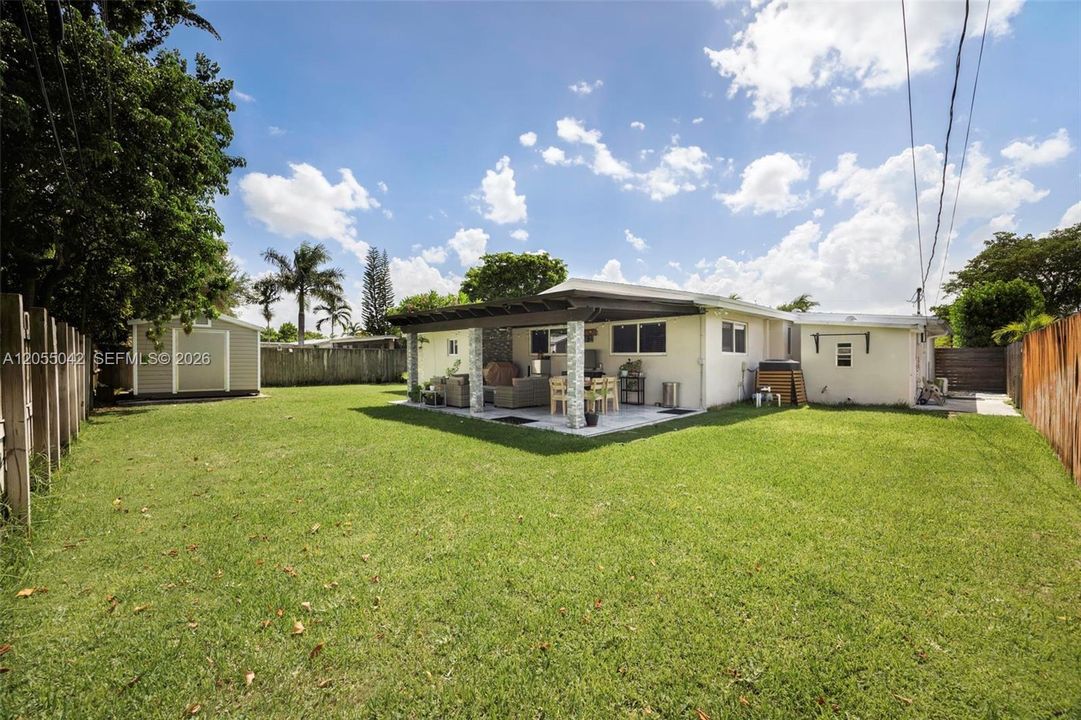 En Venta: $725,000 (4 camas, 2 baños, 1929 Pies cuadrados)