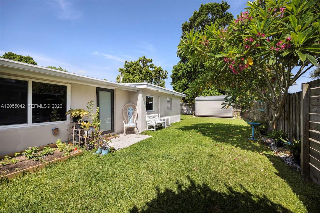 En Venta: $725,000 (4 camas, 2 baños, 1929 Pies cuadrados)