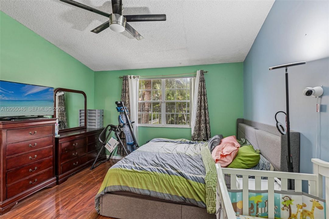 For Sale: $430,000 (3 beds, 2 baths, 1566 Square Feet)