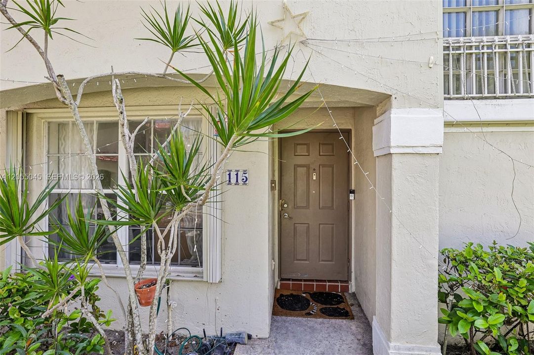 For Sale: $430,000 (3 beds, 2 baths, 1566 Square Feet)
