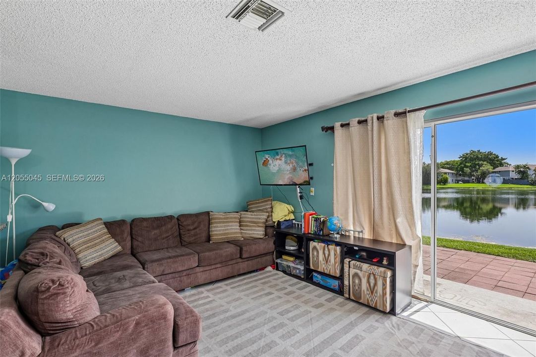 For Sale: $430,000 (3 beds, 2 baths, 1566 Square Feet)