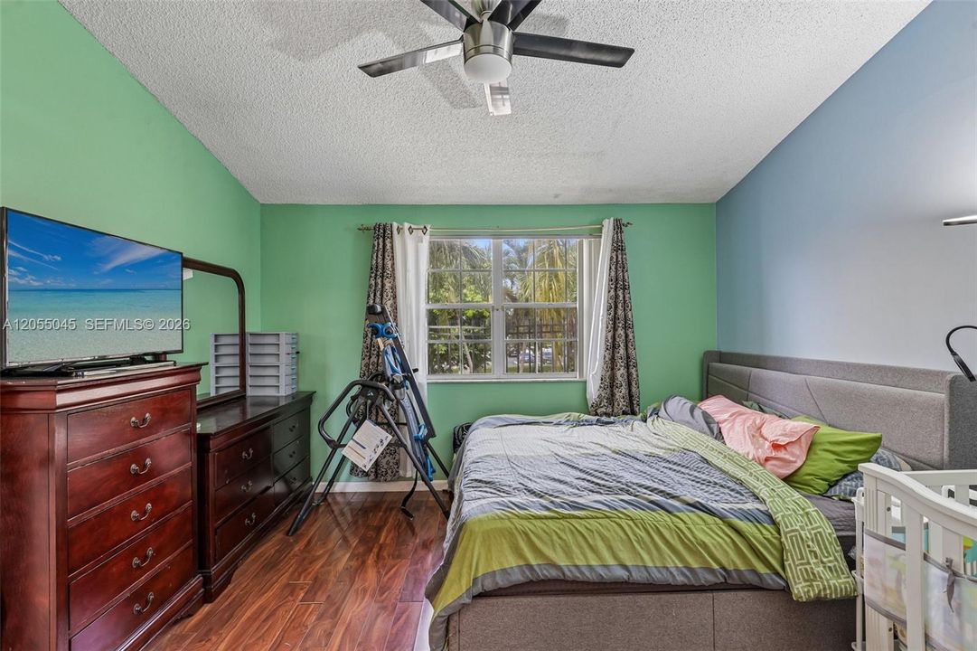 For Sale: $430,000 (3 beds, 2 baths, 1566 Square Feet)
