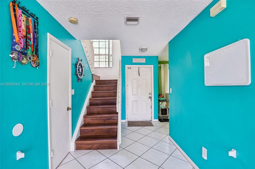 For Sale: $430,000 (3 beds, 2 baths, 1566 Square Feet)