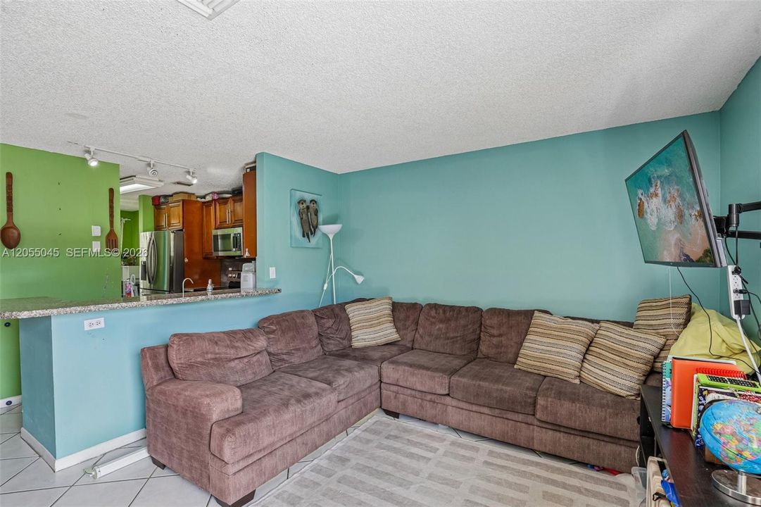 For Sale: $430,000 (3 beds, 2 baths, 1566 Square Feet)