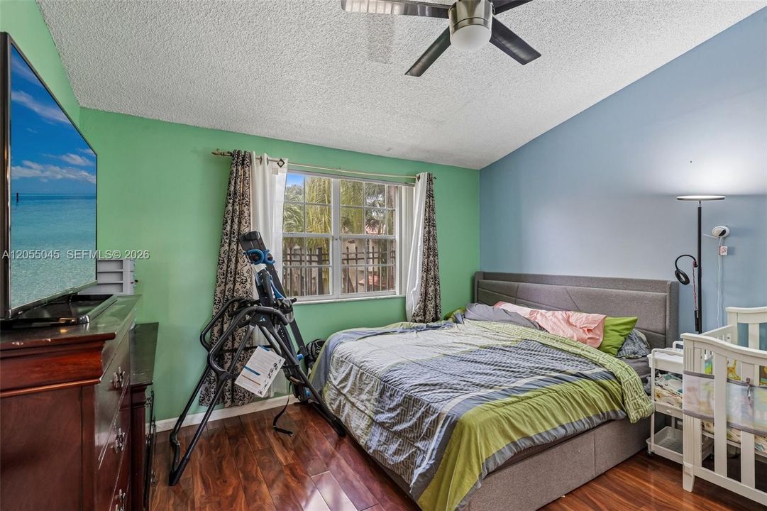 For Sale: $430,000 (3 beds, 2 baths, 1566 Square Feet)