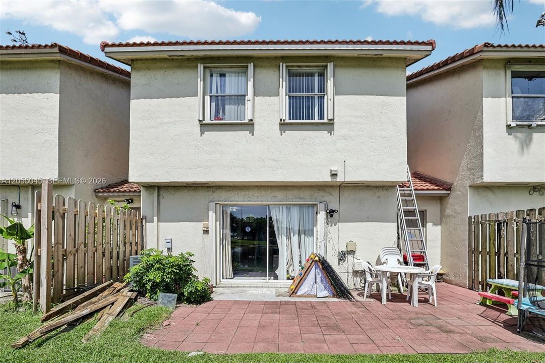 For Sale: $430,000 (3 beds, 2 baths, 1566 Square Feet)