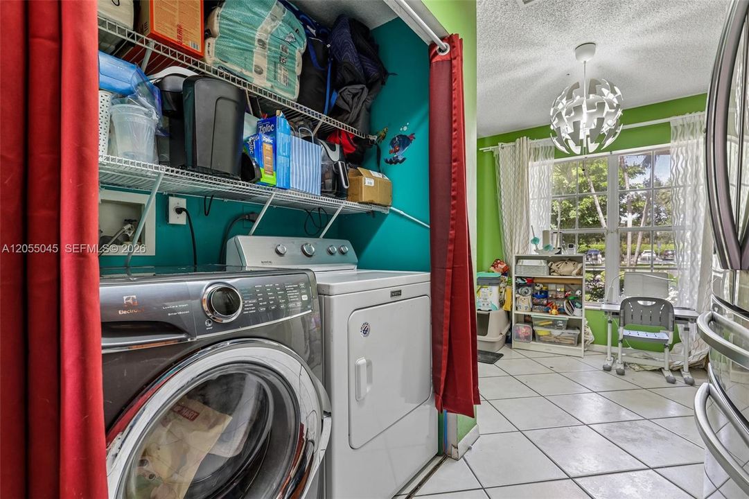 For Sale: $430,000 (3 beds, 2 baths, 1566 Square Feet)