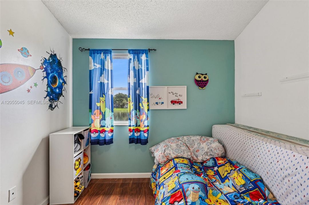 For Sale: $430,000 (3 beds, 2 baths, 1566 Square Feet)