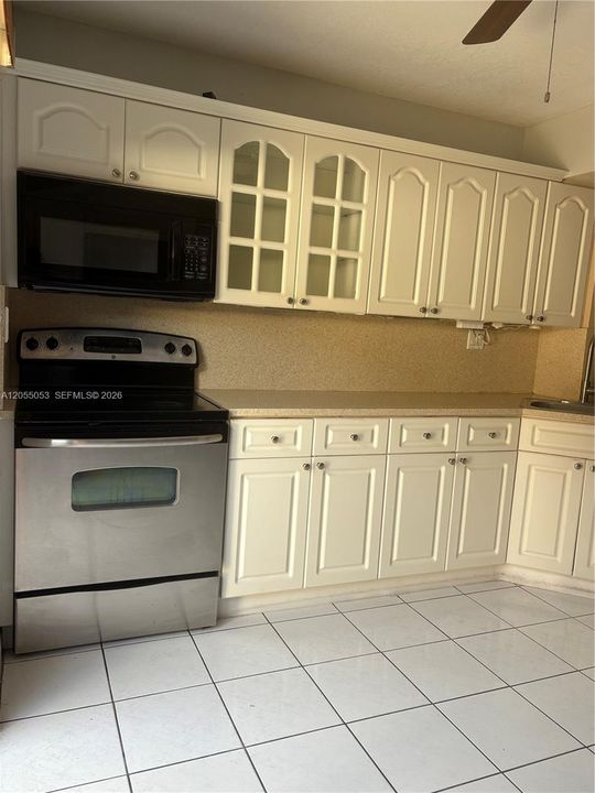 En Venta: $320,000 (2 camas, 1 baños, 828 Pies cuadrados)