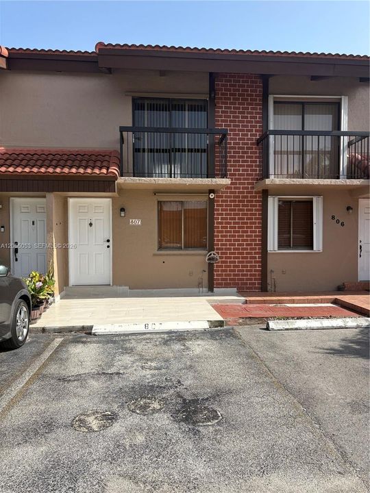 En Venta: $320,000 (2 camas, 1 baños, 828 Pies cuadrados)