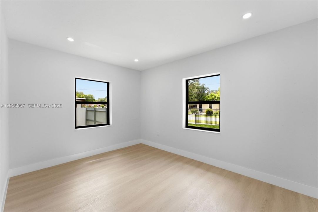 En Venta: $550,000 (3 camas, 2 baños, 1214 Pies cuadrados)