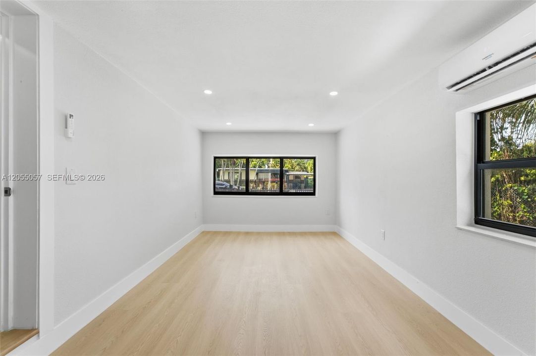 En Venta: $550,000 (3 camas, 2 baños, 1214 Pies cuadrados)