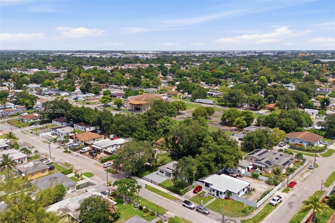 En Venta: $550,000 (3 camas, 2 baños, 1214 Pies cuadrados)
