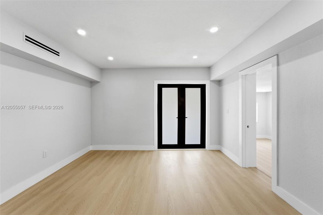En Venta: $550,000 (3 camas, 2 baños, 1214 Pies cuadrados)