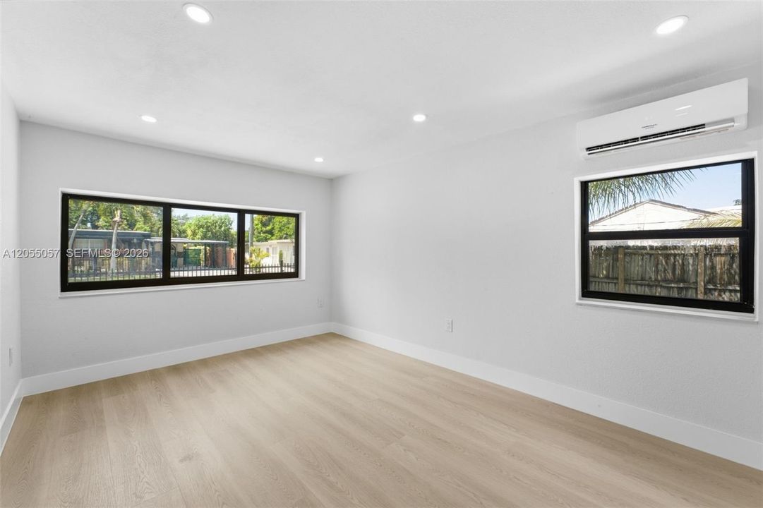 En Venta: $550,000 (3 camas, 2 baños, 1214 Pies cuadrados)