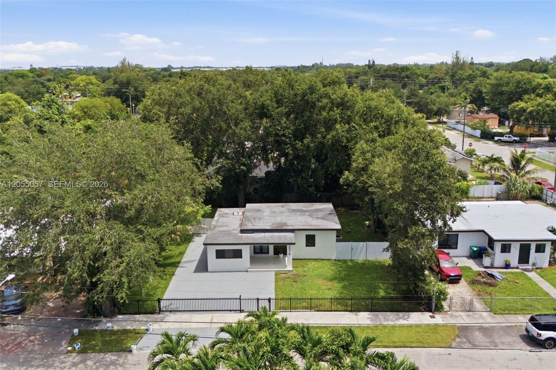 En Venta: $550,000 (3 camas, 2 baños, 1214 Pies cuadrados)