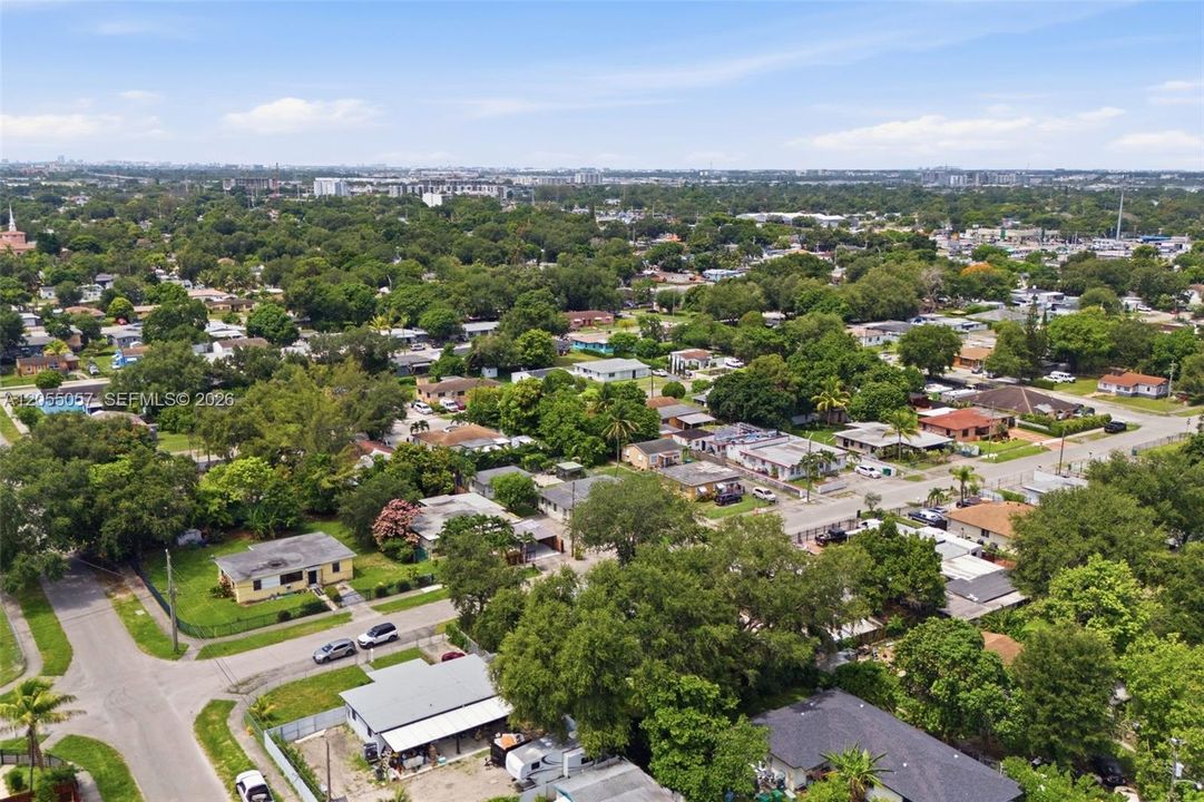 En Venta: $550,000 (3 camas, 2 baños, 1214 Pies cuadrados)