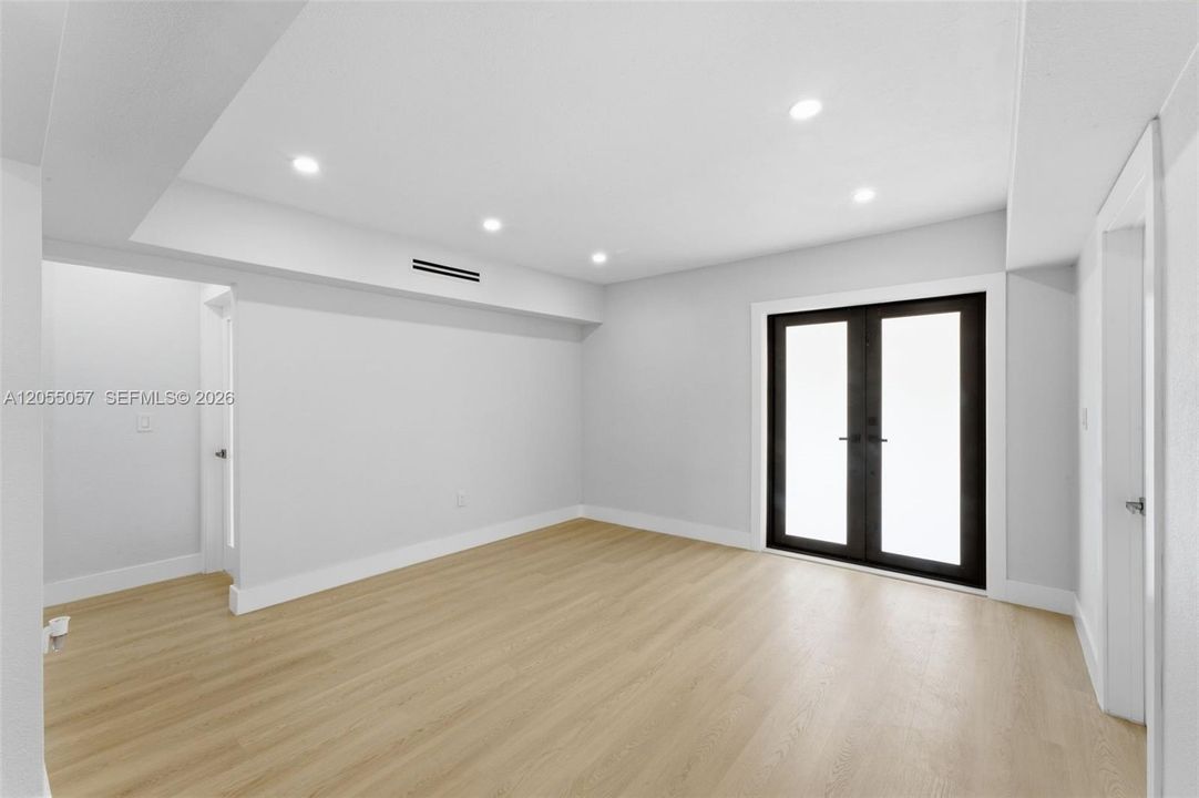 En Venta: $550,000 (3 camas, 2 baños, 1214 Pies cuadrados)