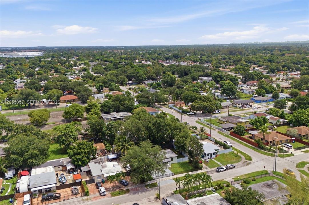 En Venta: $550,000 (3 camas, 2 baños, 1214 Pies cuadrados)