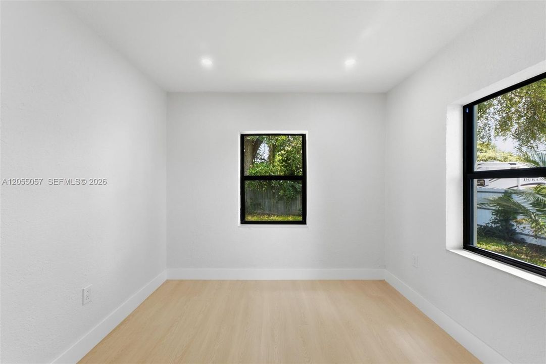 En Venta: $550,000 (3 camas, 2 baños, 1214 Pies cuadrados)