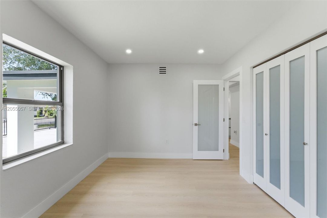 En Venta: $550,000 (3 camas, 2 baños, 1214 Pies cuadrados)