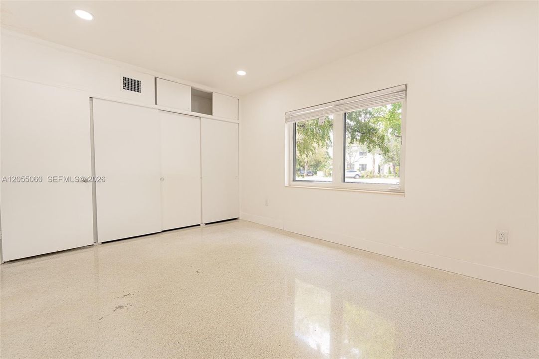 En Renta: $3,000 (2 camas, 1 baños, 3065 Pies cuadrados)