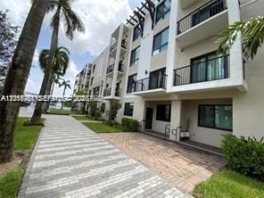 For Rent: $3,300 (3 beds, 2 baths, 1124 Square Feet)