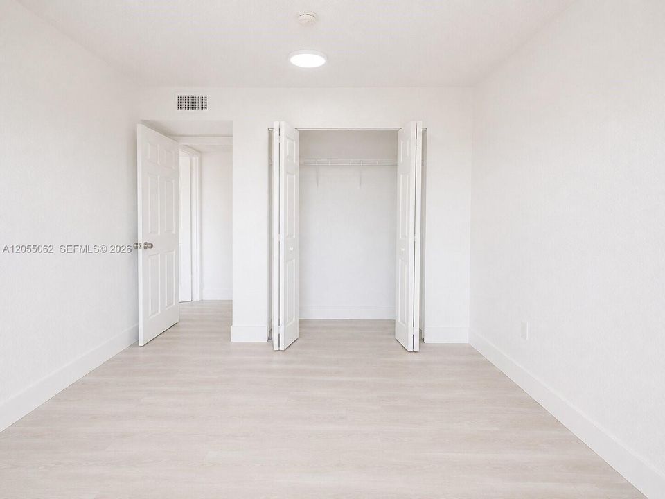 For Rent: $2,350 (2 beds, 2 baths, 996 Square Feet)