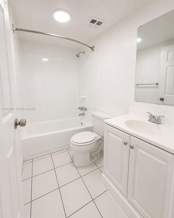 For Rent: $2,350 (2 beds, 2 baths, 996 Square Feet)