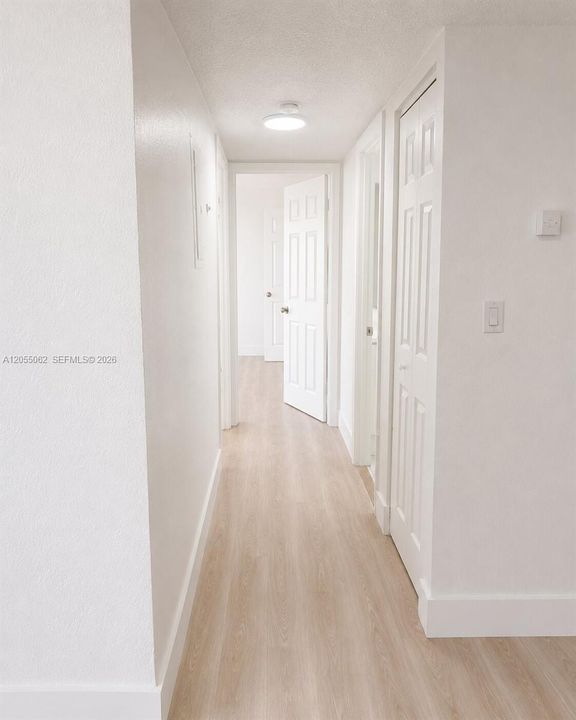 For Rent: $2,350 (2 beds, 2 baths, 996 Square Feet)