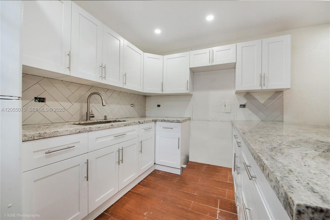 For Rent: $2,250 (2 beds, 1 baths, 680 Square Feet)