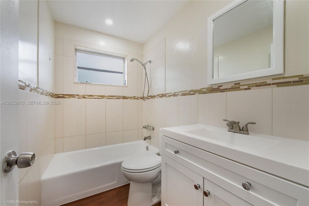 For Rent: $2,250 (2 beds, 1 baths, 680 Square Feet)
