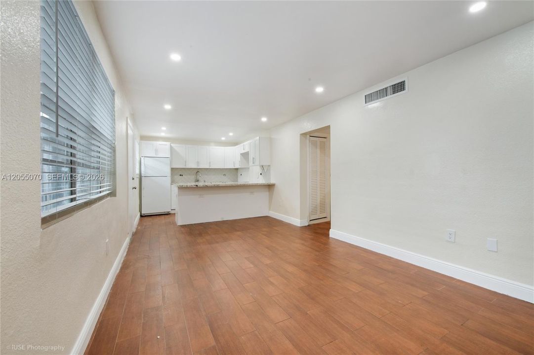 For Rent: $2,250 (2 beds, 1 baths, 680 Square Feet)