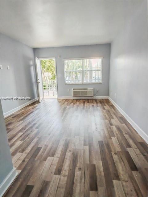 В аренду: $1,525 (0 спален, 1 ванн, 420 Квадратных фут)