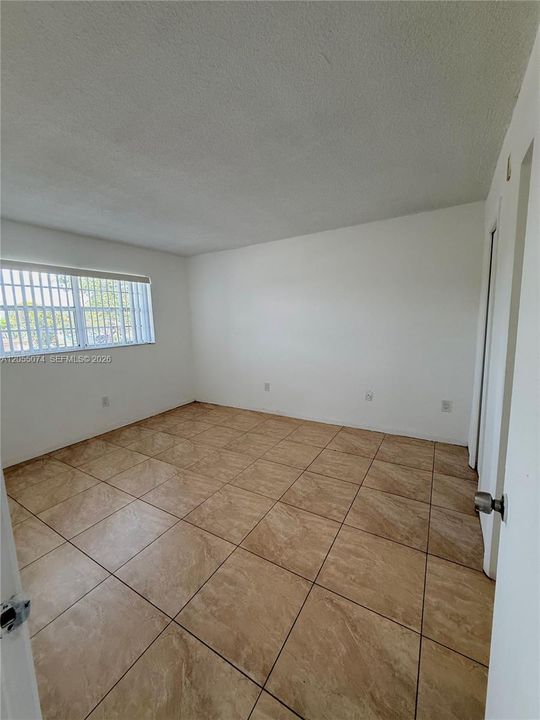 В аренду: $1,795 (1 спален, 1 ванн, 700 Квадратных фут)