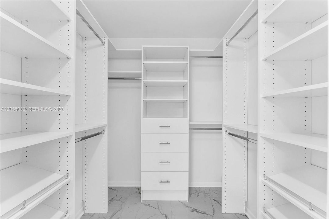 В аренду: $2,750 (2 спален, 2 ванн, 1156 Квадратных фут)