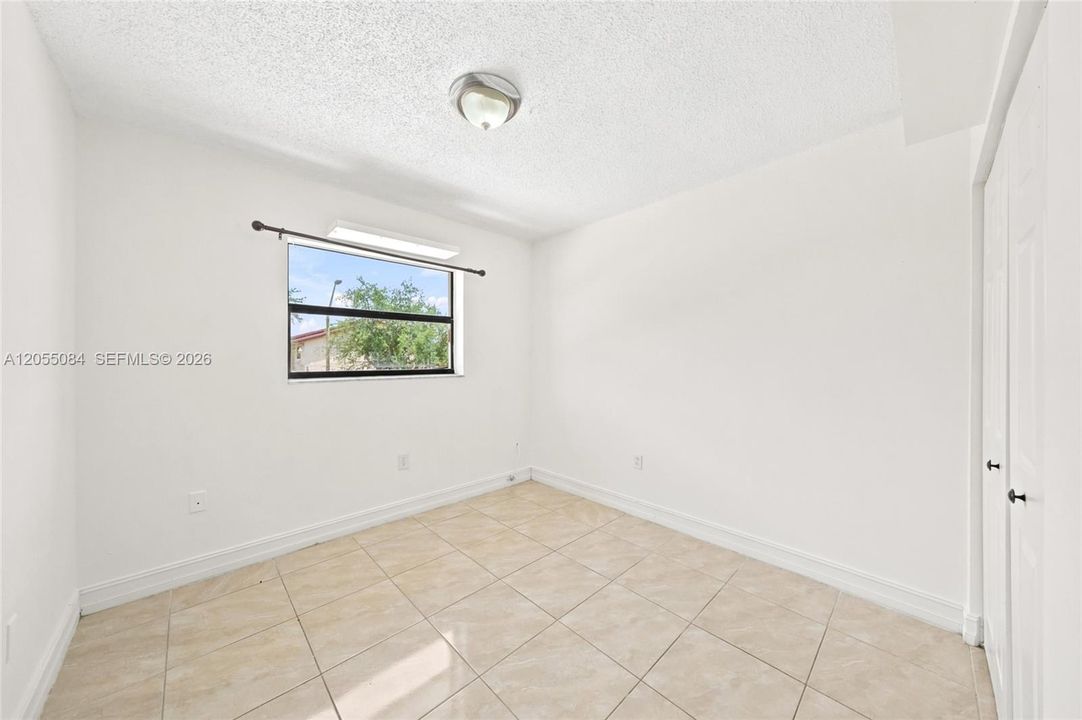 For Sale: $375,000 (3 beds, 2 baths, 1030 Square Feet)