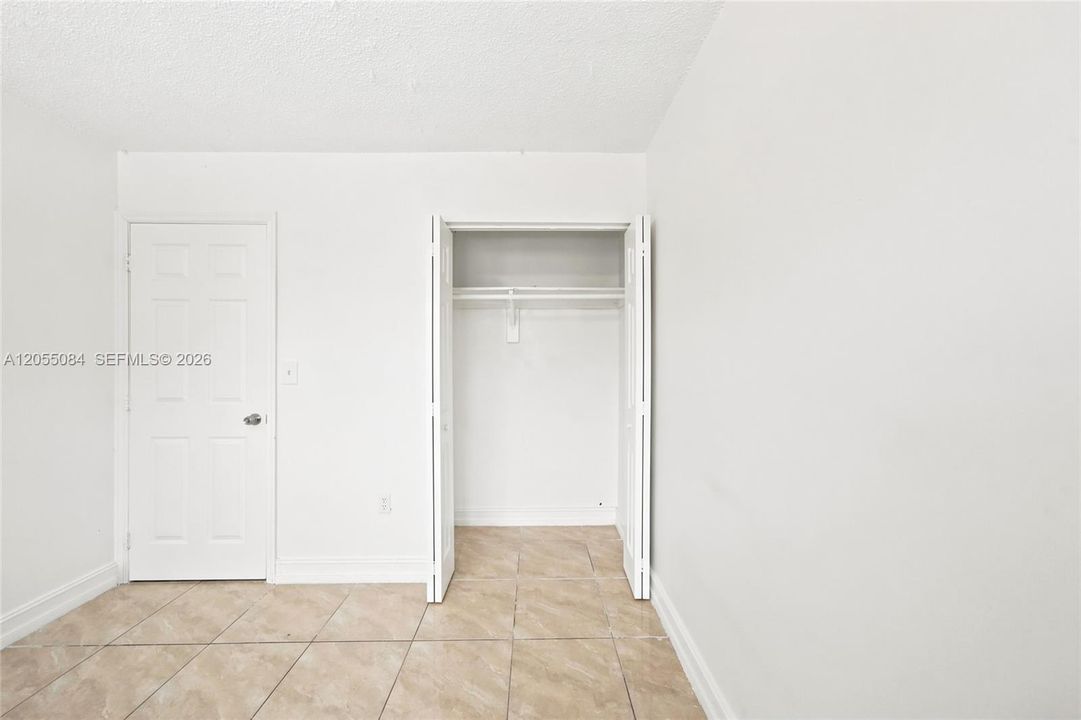 For Sale: $375,000 (3 beds, 2 baths, 1030 Square Feet)