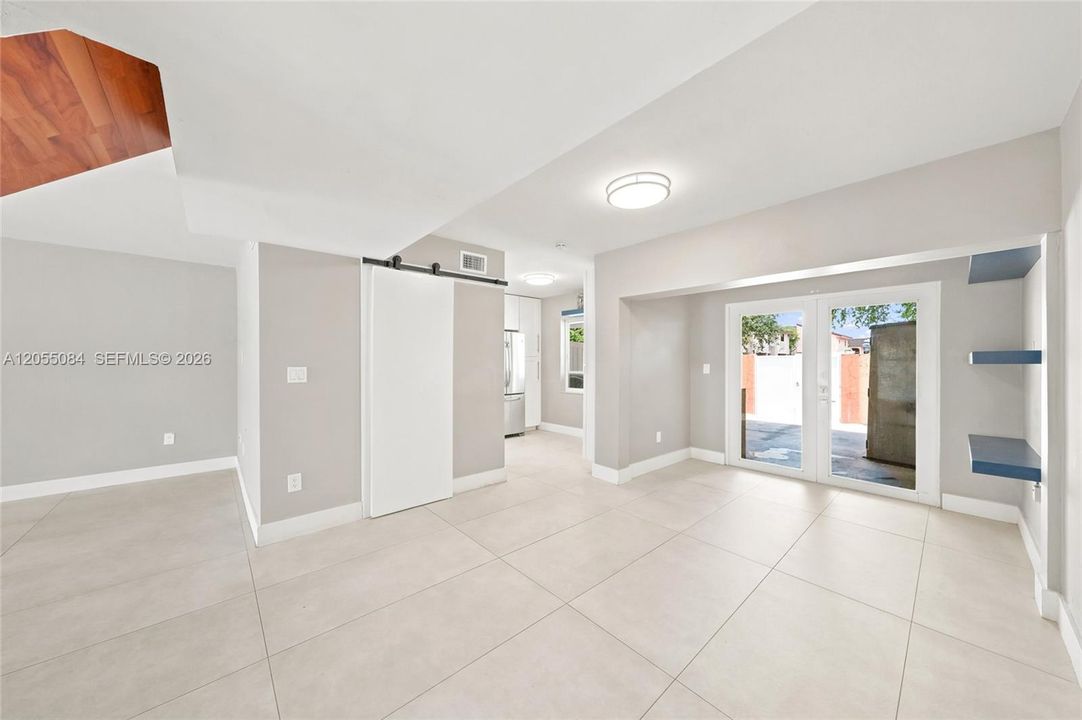 For Sale: $375,000 (3 beds, 2 baths, 1030 Square Feet)