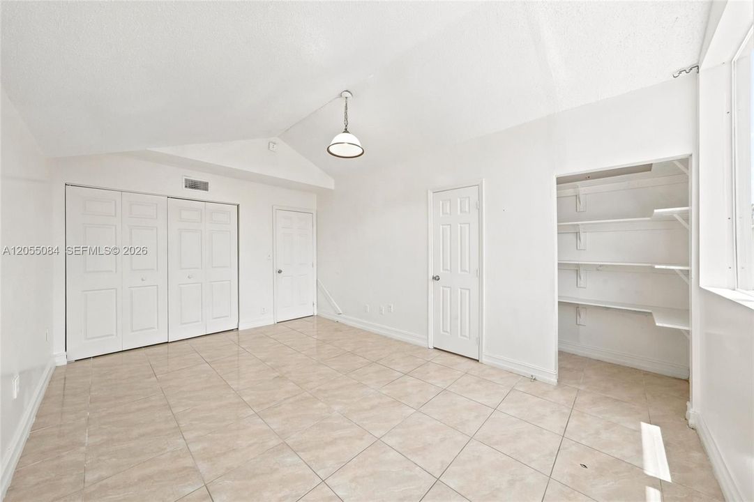 For Sale: $375,000 (3 beds, 2 baths, 1030 Square Feet)